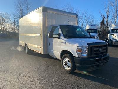 Ford E350 Box Truck - 305HP, 6 Speed Automatic, Roll up Door