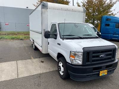 Ford E350 Box Truck - 305HP, 6 Speed Automatic, Roll up Door