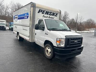 Ford E350 Box Truck - 305HP, 6 Speed Automatic, Roll up Door