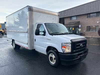 Ford E350 Box Truck - 305HP, 6 Speed Automatic, Roll up Door