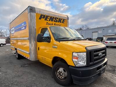 Ford E350 Box Truck - 305HP, 6 Speed Automatic, Roll up Door