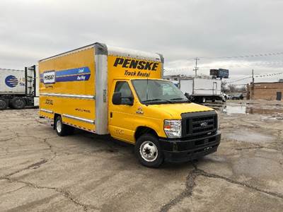 Ford E350 Box Truck - 305HP, 6 Speed Automatic, Roll up Door