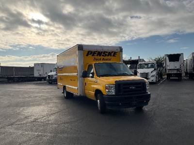 Ford E350 Box Truck - 305HP, 6 Speed Automatic, Roll up Door