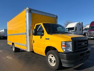 Ford E350 Box Truck - 305HP, 6 Speed Automatic, Roll up Door