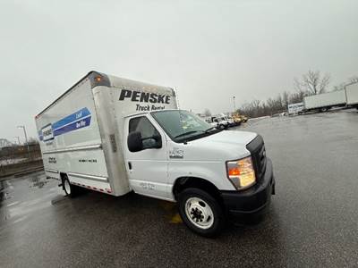 Ford E350 Box Truck - 305HP, 6 Speed Automatic, Roll up Door
