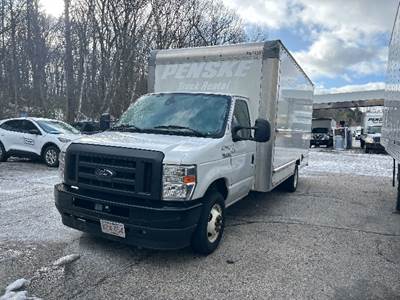 Ford E350 Box Truck - 305HP, 6 Speed Automatic, Roll up Door