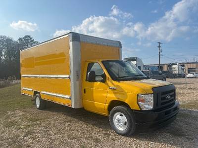 Ford E350 Box Truck - 305HP, 6 Speed Automatic, Roll up Door