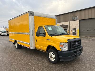Ford E350 Box Truck - 305HP, 6 Speed Automatic, Roll up Door