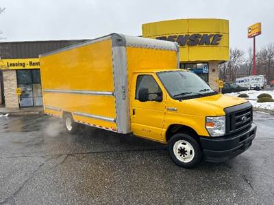 Ford E350 Box Truck - 305HP, 6 Speed Automatic, Roll up Door