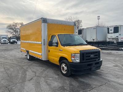 Ford E350 Box Truck - 305HP, 6 Speed Automatic, Roll up Door