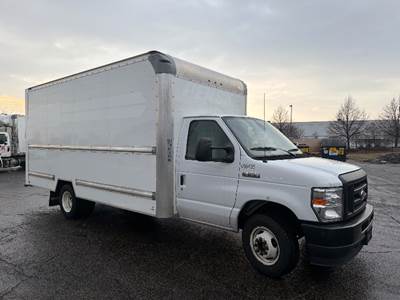 Ford E350 Box Truck - 305HP, 6 Speed Automatic, Roll up Door