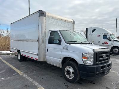 Ford E350 Box Truck - 305HP, 6 Speed Automatic, Roll up Door
