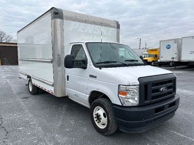 Ford E350 Box Truck - 305HP, 6 Speed Automatic, Roll up Door