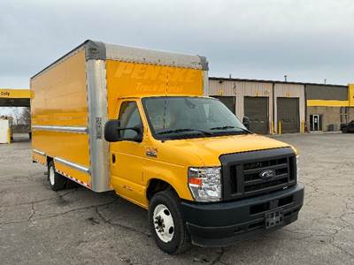 Ford E350 Box Truck - 305HP, 6 Speed Automatic, Roll up Door