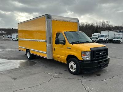 Ford E350 Box Truck - 305HP, 6 Speed Automatic, Roll up Door