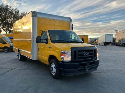 Ford E350 Box Truck - 305HP, 6 Speed Automatic, Roll up Door