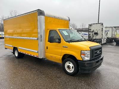 Ford E350 Box Truck - 305HP, 6 Speed Automatic, Roll up Door