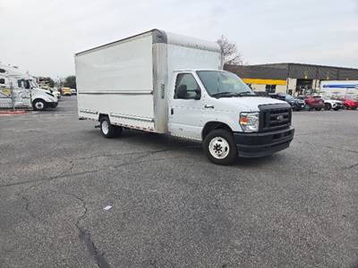 Ford E350 Box Truck - 305HP, 6 Speed Automatic, Roll up Door