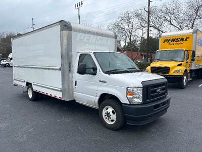Ford E350 Box Truck - 305HP, 6 Speed Automatic, Roll up Door