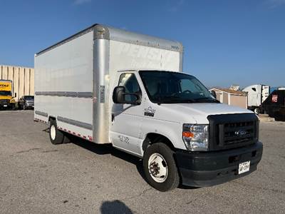 Ford E350 Box Truck - 305HP, 6 Speed Automatic, Roll up Door