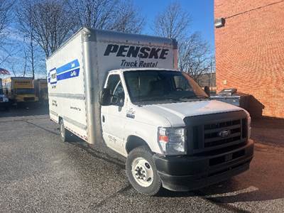 Ford E350 Box Truck - 305HP, 6 Speed Automatic, Roll up Door