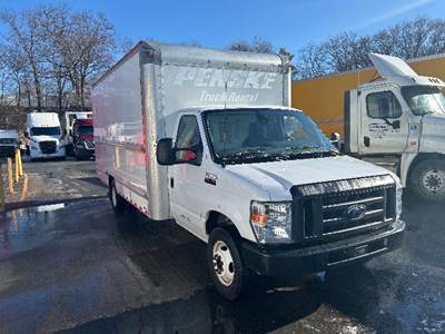 Ford E350 Box Truck - 305HP, 6 Speed Automatic, Roll up Door