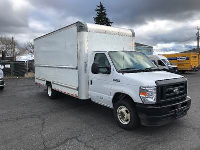 Ford E350 Box Truck - 305HP, 6 Speed Automatic, Roll up Door