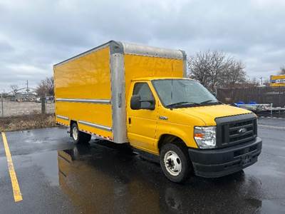 Ford E350 Box Truck - 305HP, 6 Speed Automatic, Roll up Door