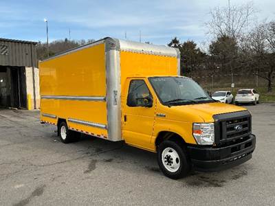 Ford E350 Box Truck - 305HP, 6 Speed Automatic, Roll up Door