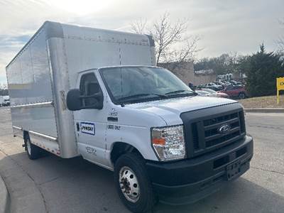 Ford E350 Box Truck - 305HP, 6 Speed Automatic, Roll up Door
