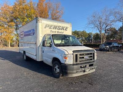 Ford E350 Box Truck - 305HP, 6 Speed Automatic, Roll up Door