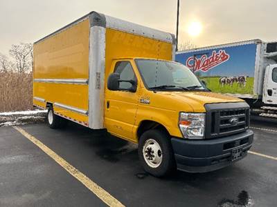 Ford E350 Box Truck - 305HP, 6 Speed Automatic, Roll up Door