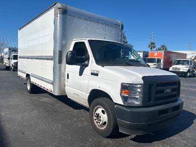 Ford E350 Box Truck - 305HP, 6 Speed Automatic, Roll up Door