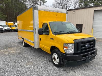 Ford E350 Box Truck - 305HP, 6 Speed Automatic, Roll up Door
