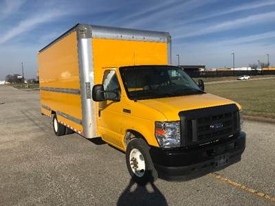 Ford E350 Box Truck - 305HP, 6 Speed Automatic, Roll up Door