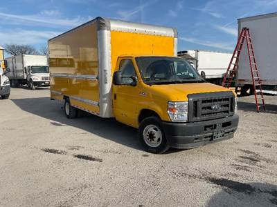 Ford E350 Box Truck - 305HP, 6 Speed Automatic, Roll up Door