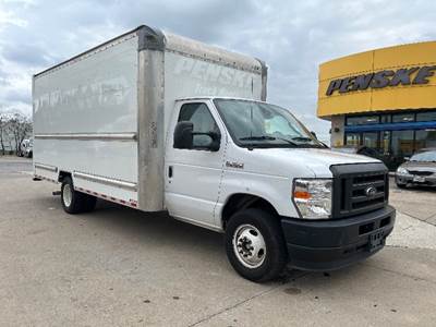 Ford E350 Box Truck - 305HP, 6 Speed Automatic, Roll up Door
