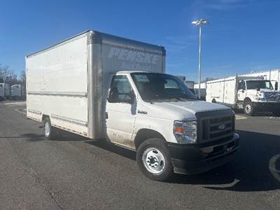 Ford E350 Box Truck - 305HP, 6 Speed Automatic, Roll up Door