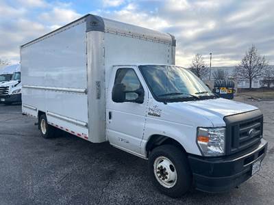 Ford E350 Box Truck - 305HP, 6 Speed Automatic, Roll up Door