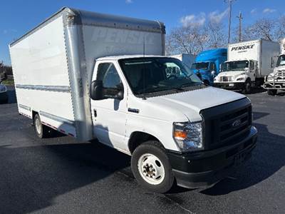 Ford E350 Box Truck - 305HP, 6 Speed Automatic, Roll up Door