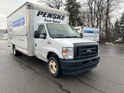 Ford E350 Box Truck - 305HP, 6 Speed Automatic, Roll up Door