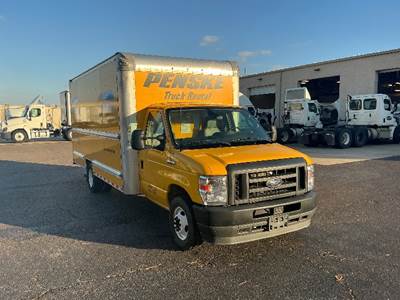 Ford E350 Box Truck - 305HP, 6 Speed Automatic, Roll up Door