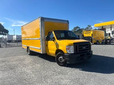 Ford E350 Box Truck - 305HP, 6 Speed Automatic, Roll up Door