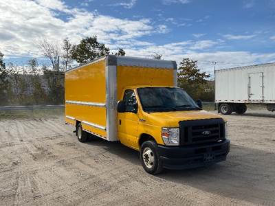 Ford E350 Box Truck - 305HP, 6 Speed Automatic, Roll up Door