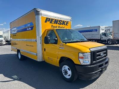 Ford E350 Box Truck - 305HP, 6 Speed Automatic, Roll up Door