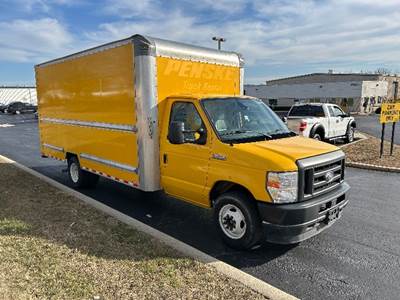 Ford E350 Box Truck - 305HP, 6 Speed Automatic, Roll up Door