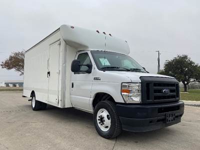 Ford E350 Box Truck - 350HP, 6 Speed Automatic, Roll up Door