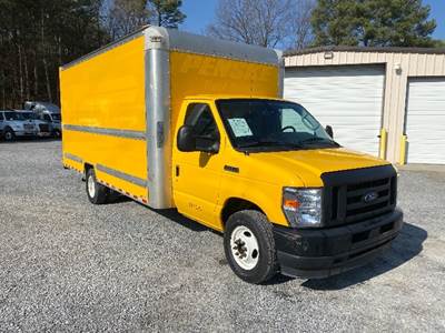 Ford E350 Box Truck - 305HP, 6 Speed Automatic, Roll up Door