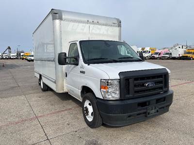 Ford E350 Box Truck - 305HP, 6 Speed Automatic, Roll up Door