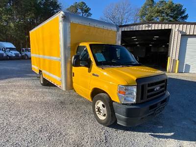 Ford E350 Box Truck - 305HP, 6 Speed Automatic, Roll up Door